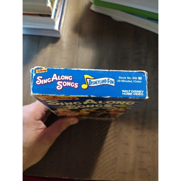 Disneys Sing Along Songs - Disneyland Fun: Its a Small World (VHS, 1993) - Picture 5 of 7